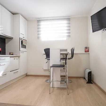 Two-bedroom Basement * Ταλίν