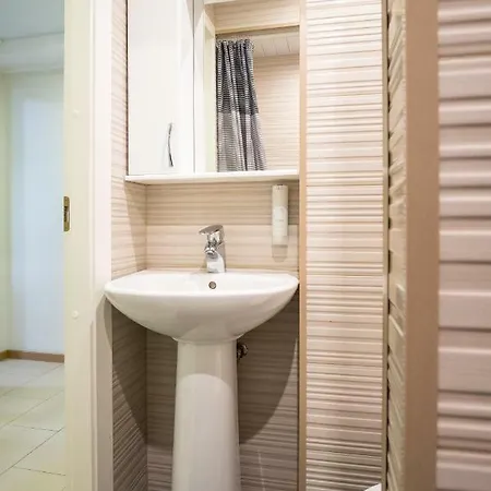 Two-bedroom Basement Διαμέρισμα Ταλίν